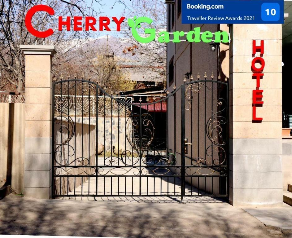 Cherry Garden Boutique Hotel Yeghegnadzor Exterior foto